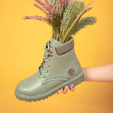 نیم بوت سفید