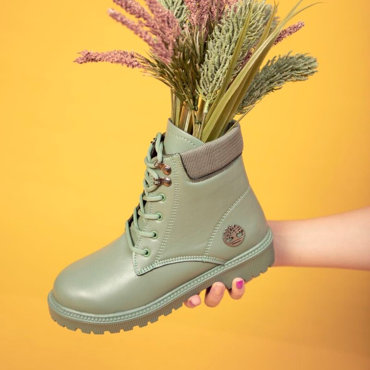 نیم بوت سفید