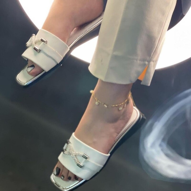 دمپایی نگینی