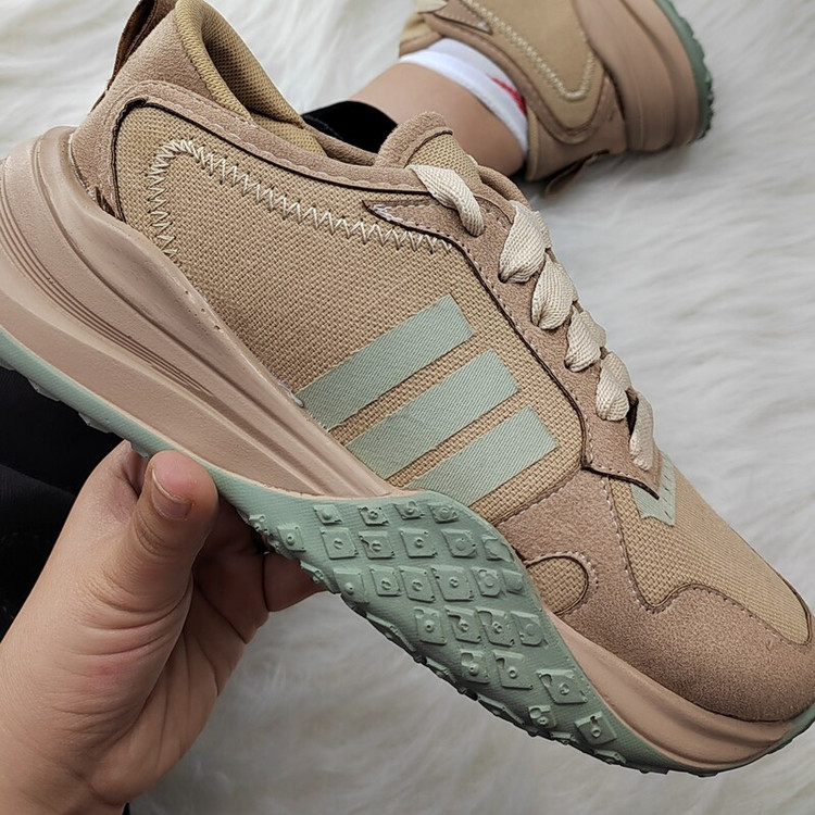 کفش زنانه ادیداس