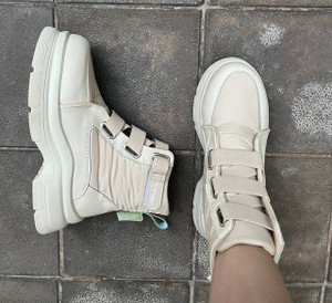 نیمبوت کرمی زنانه