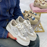 ونس زنانه در فروشگاه پای پوش