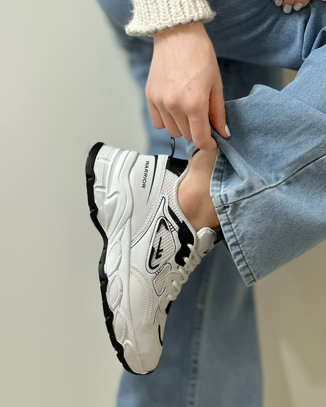 کفش اسپرت به قیمت تولیدی