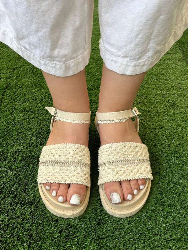 صندل کرم رنگ زنانه،خرید صندل در فروشگاه پای پوش