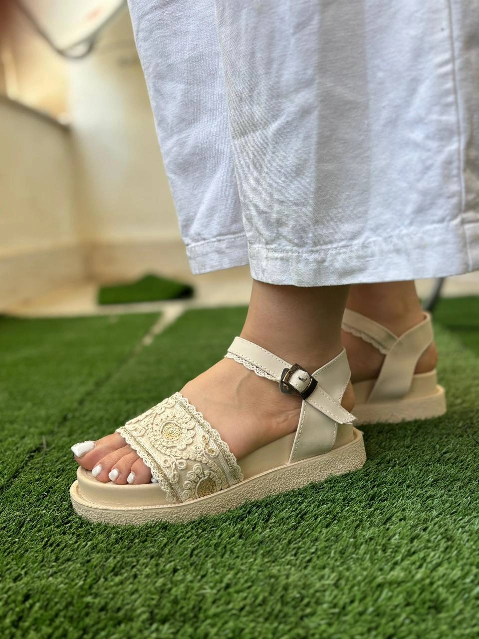 صندل مجلسی و راحت زنانه با طرح سنتی و کفی طبی