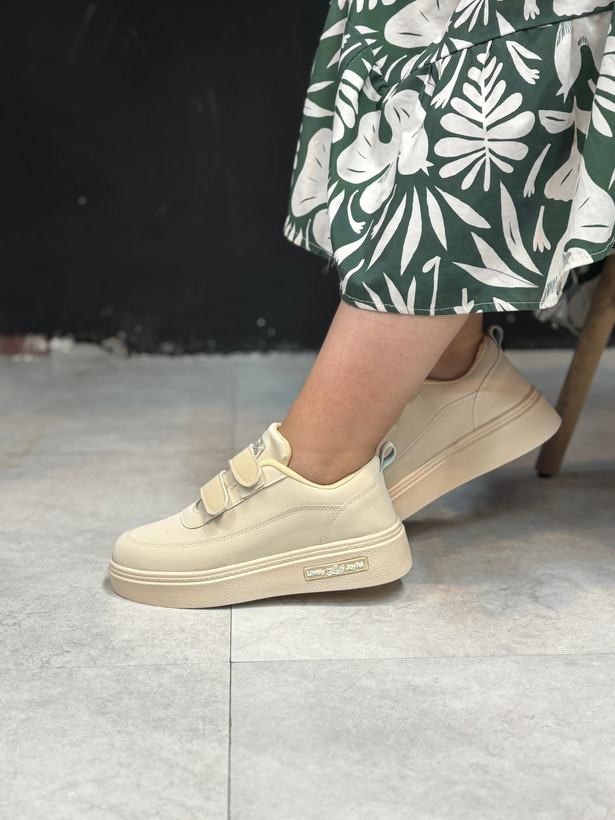 ونس چسبی دخترانه،ونس کرم،ونس در پای پوش